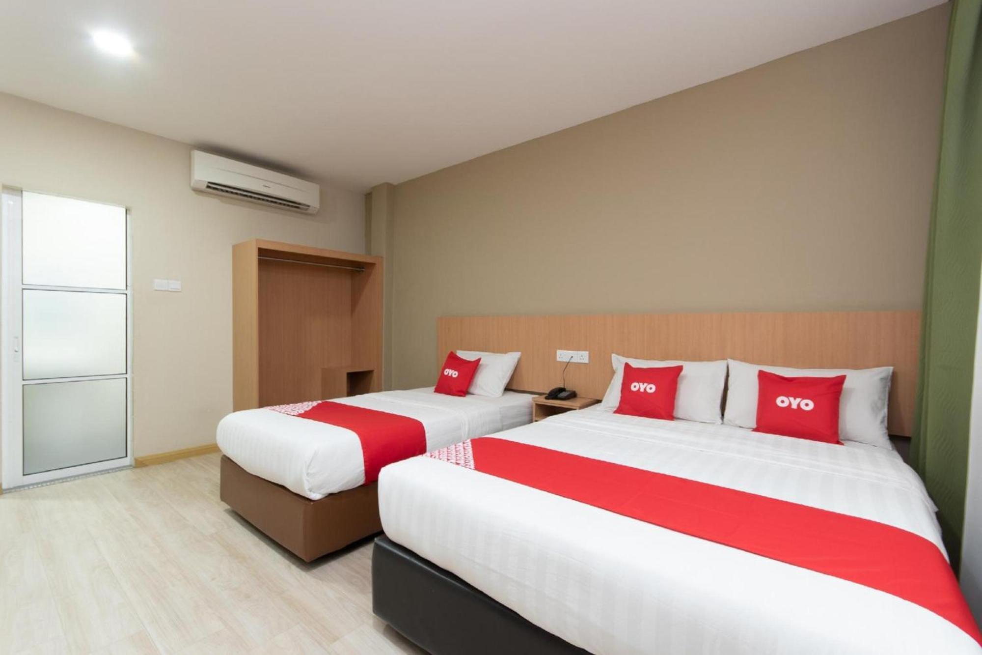 Capital O 89344 Labuan Avenue Hotel Exterior foto